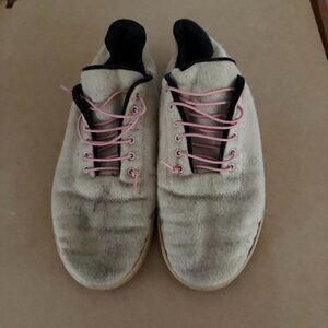 Baabuk Wool Sneakers